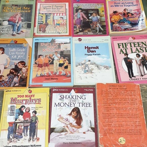 11 assorted vintage apple paperbacks and Dell yearling books - Picture 1 of 12